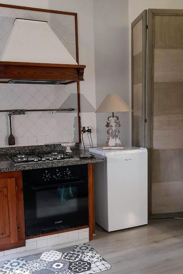 Ferienwohnung Invit Arti Capoterra Exterior foto