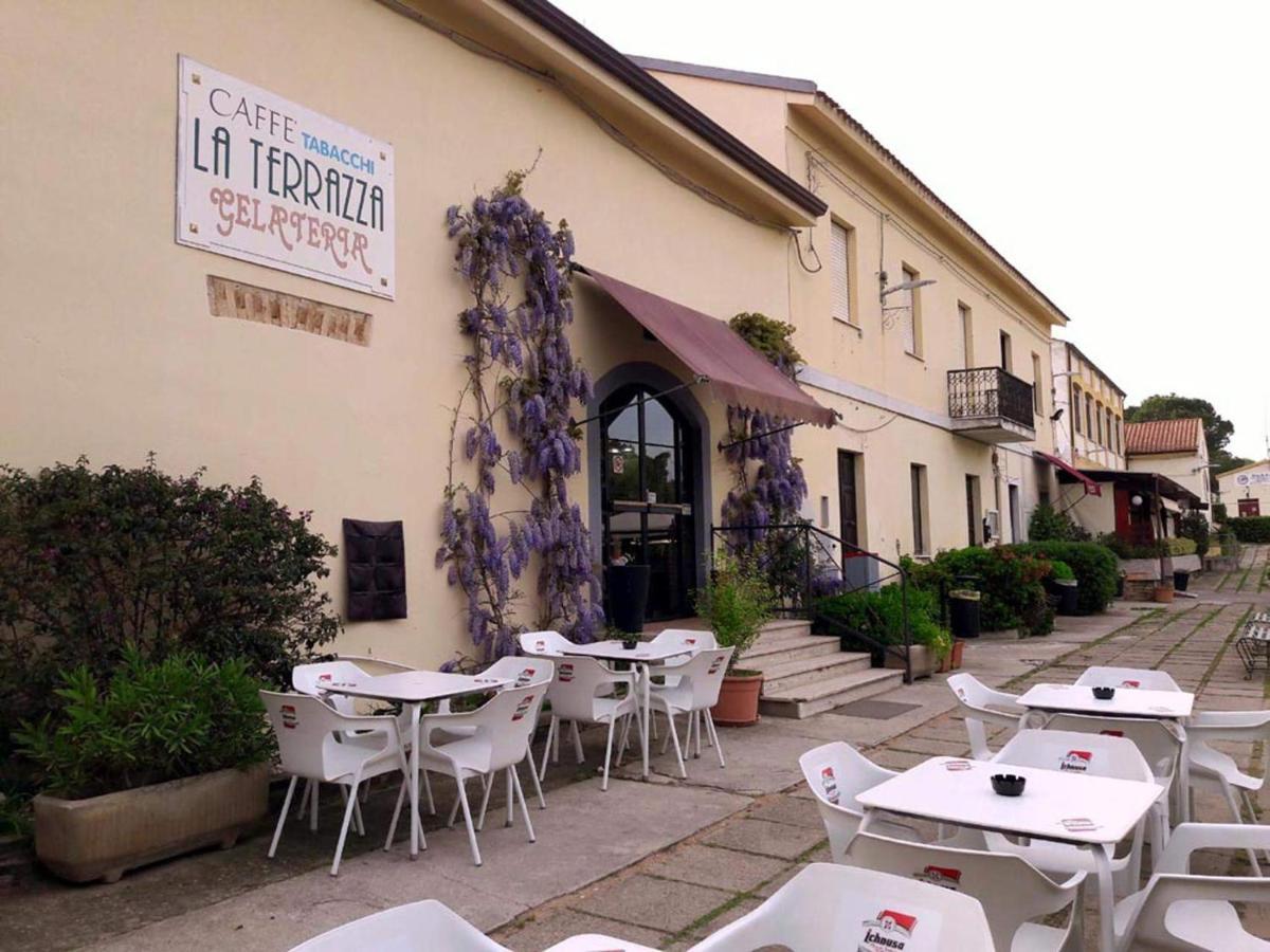 Ferienwohnung Invit Arti Capoterra Exterior foto