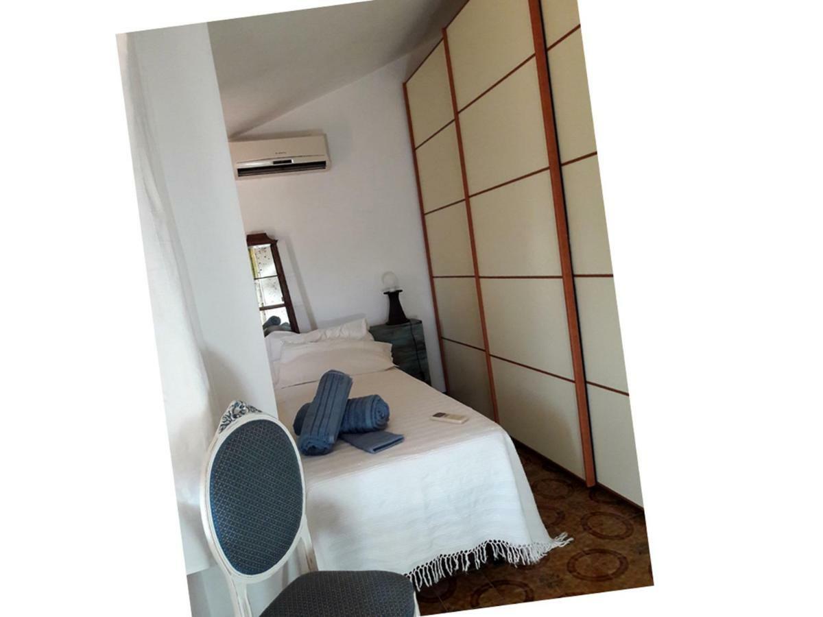 Ferienwohnung Invit Arti Capoterra Exterior foto