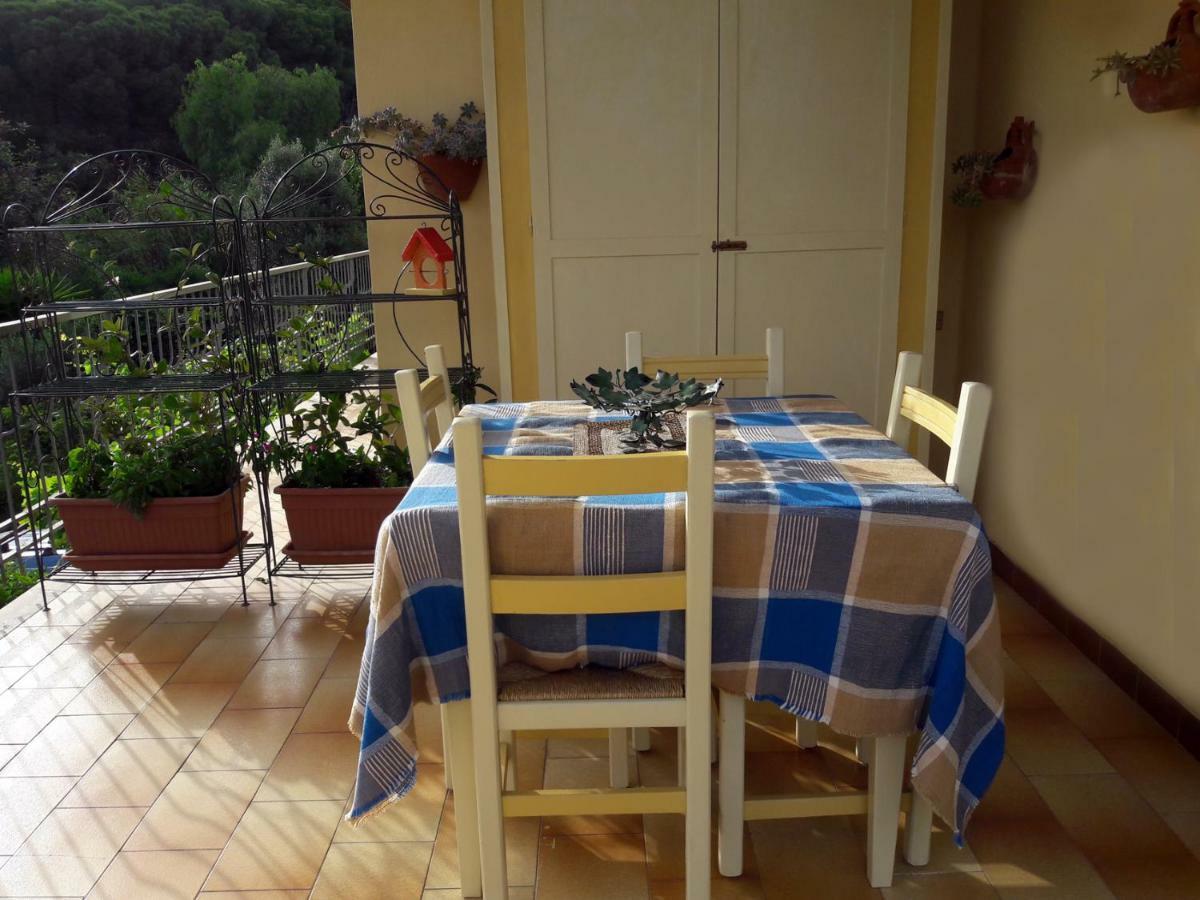 Ferienwohnung Invit Arti Capoterra Exterior foto